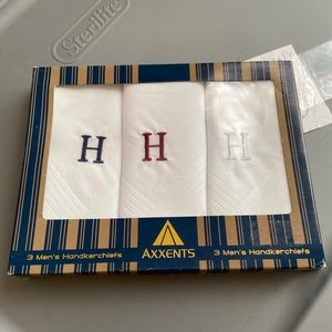 NIB 3 men’s Handkerchiefs with “H” Axxents JCP great Christmas gift